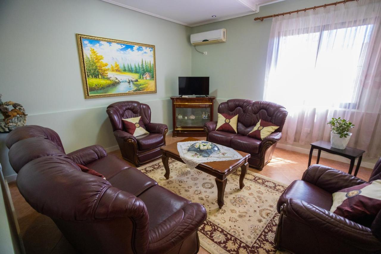 Vila Aulona Vlorë Εξωτερικό φωτογραφία