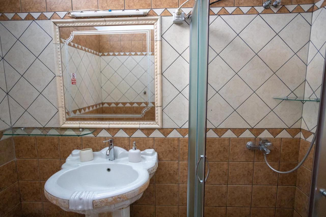 Vila Aulona Vlorë Εξωτερικό φωτογραφία